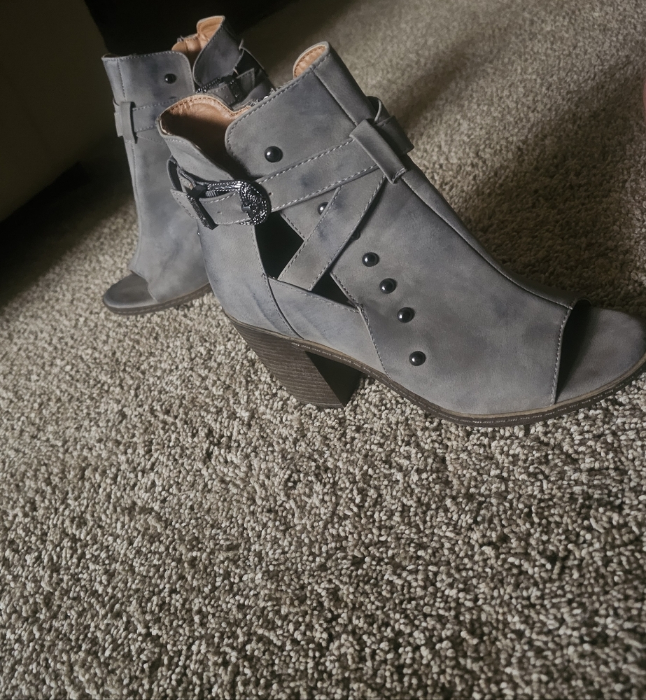 93 Vintage Heeled Booties